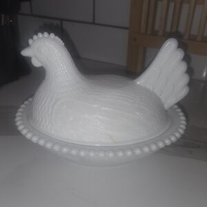 Vintage Indiana Milk Glass Hen on Nest Beaded Edge Covered Dish White